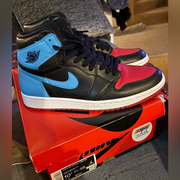 2020 W Nike Air Jordan 1 Retro High
OG UNC To CHI Size 10.5 WMNS - Picture 1 of 4